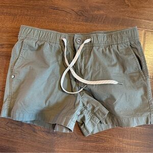 Vuori Ripstop Shorts small nwot